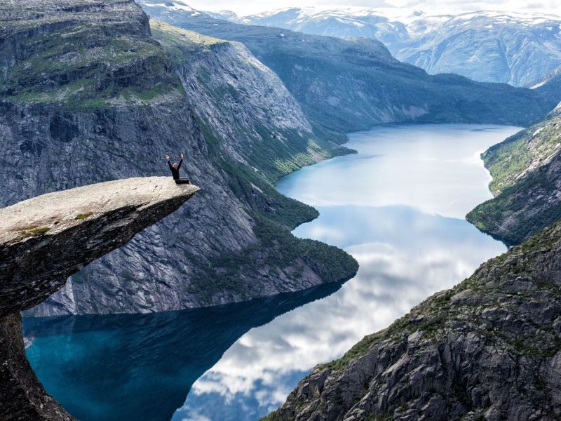 Trolltunga-Norway.jpg.optimal